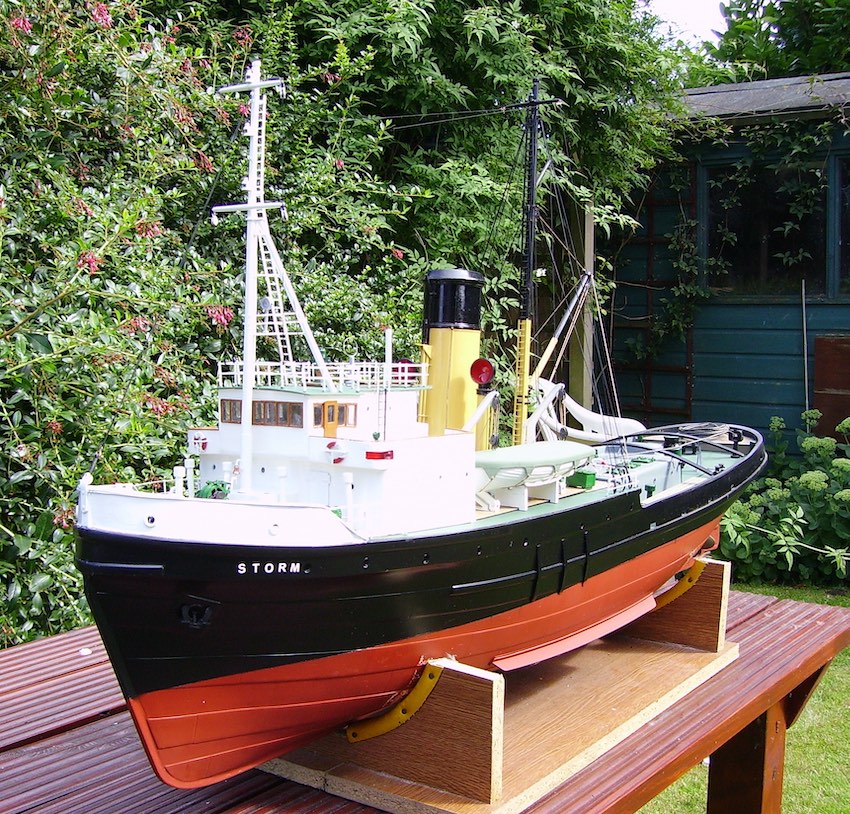 radio-controlled model of a salvage tug